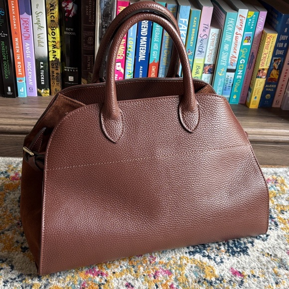 Elegant Brown Leather Handbag - Picture 3 of 12
